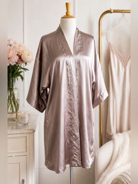 Victoria’s Secret Satin Mauve Kimono Sleeve Robe‎